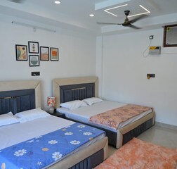 Premium Double Twiin Bedroom