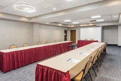Holiday Inn Express Hotel & Suites Providence-Woonsocket, Providence