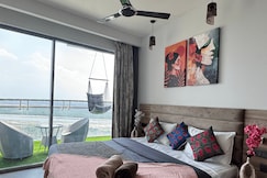 The Luxe Vista River View Entire Luxury Flat, Noida