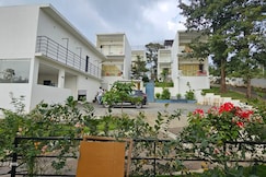 AURA SAFARI HOTEL AND RESORT, Wayanad