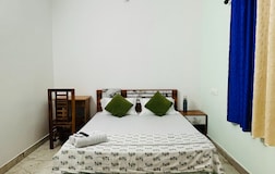 Double Room with Private Bathroom (102)