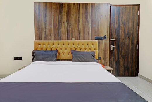 Townhouse Jayati Oasis Inn