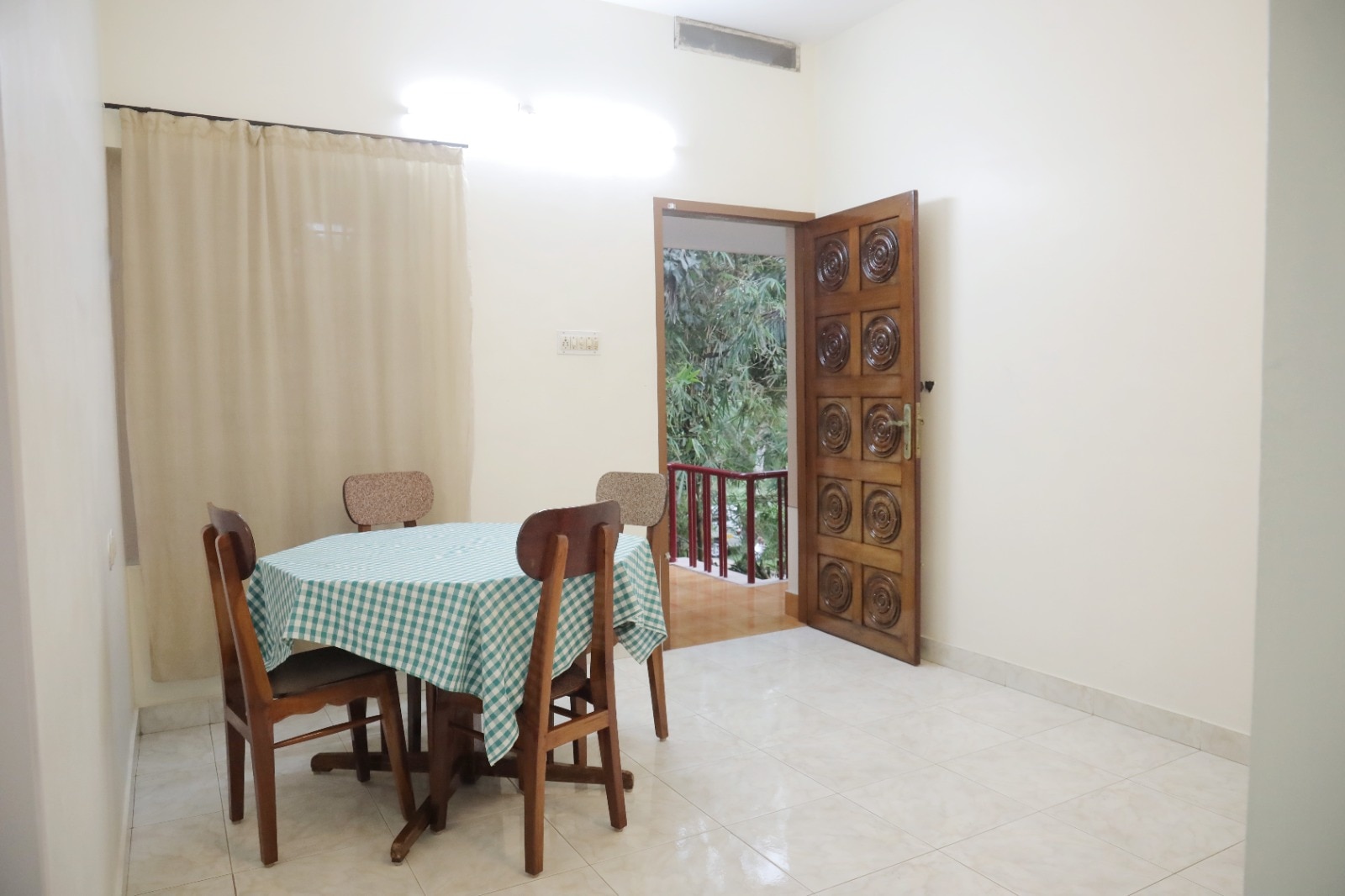 ST Bhavan Homestay - Tap to explore photos