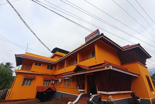 Ashwathi Tourist Home