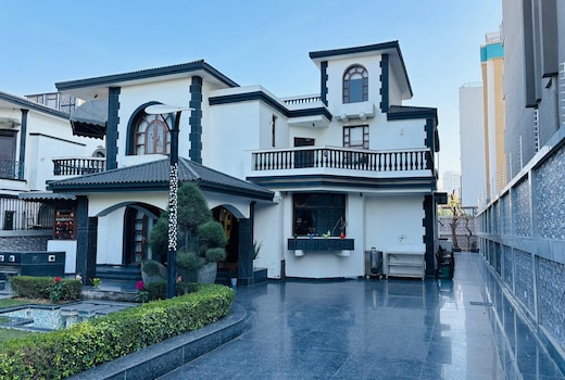 4bhk Villa Gurgaon private pool