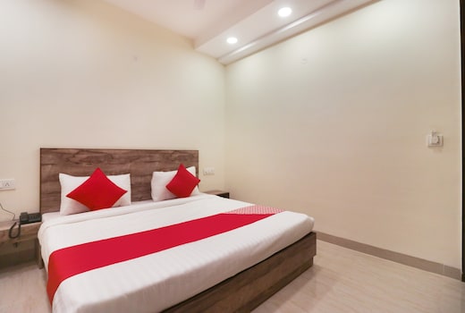 Hotel O Comfort Residency Near Artemis Hospital