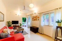 Stylish 2bhk w/ pool, Kitchen | 8 mins from beach by Savera Stays, Goa