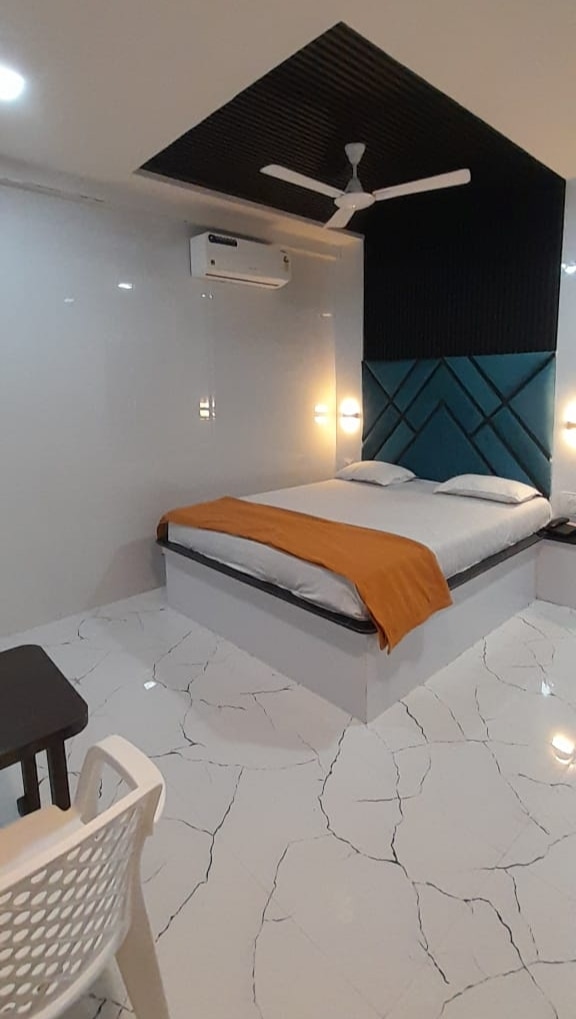 HOTEL PUSHPAK - Tap to explore photos