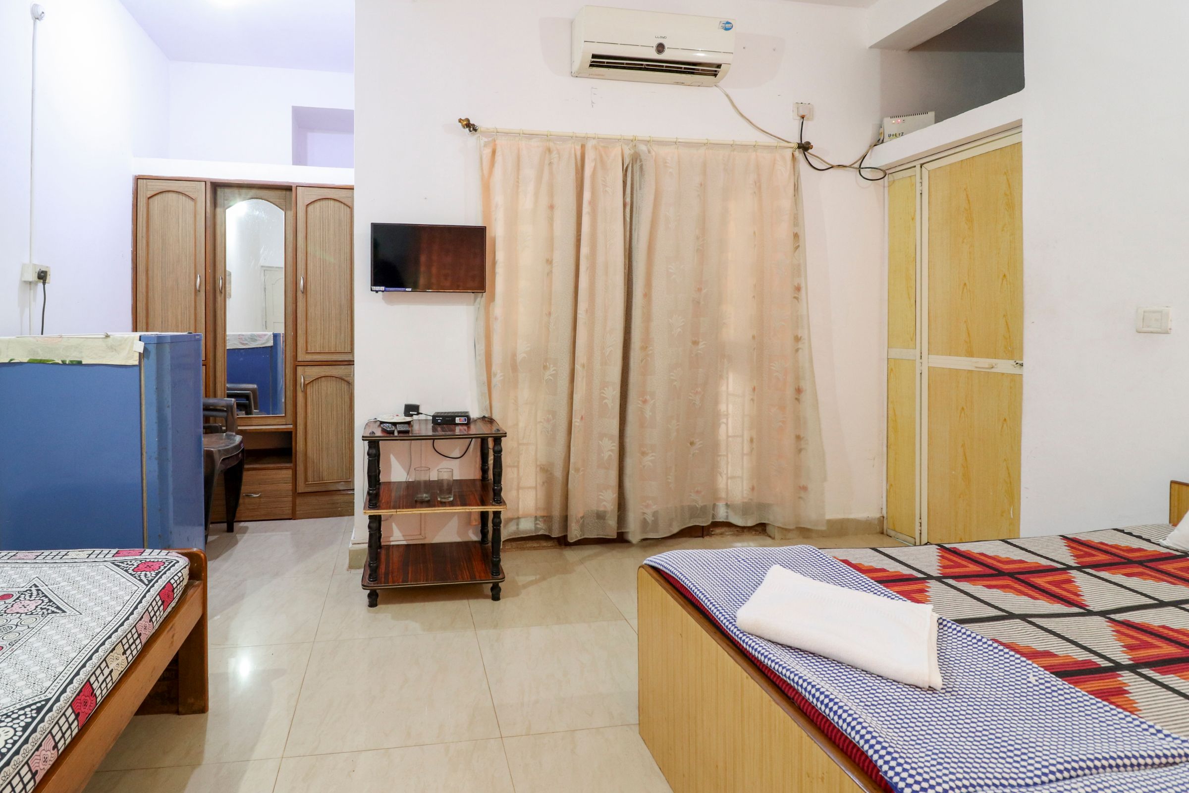 Jassida Home Stay - Tap to explore photos