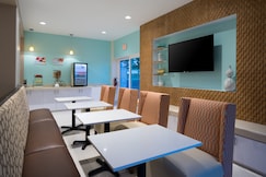 Holiday Inn Express & Suites Nassau, an IHG Hotel, George Town