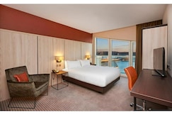 DoubleTree by Hilton Hotel London ExCel,  London
