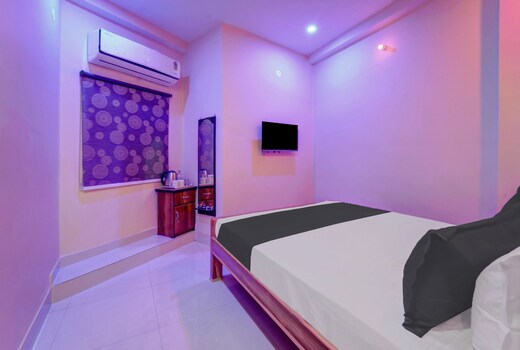 OYO 823438 Hotel Darkmoon Inn