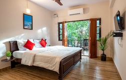 Entire Studio Apartment with Balcony