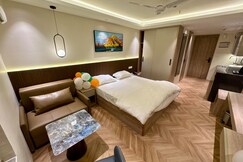 Cozy Stays   A Royal Retreat, Greater Noida