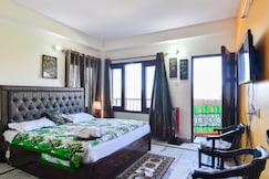 MyHome Staycations| Hill-facing Rooms, Shimla