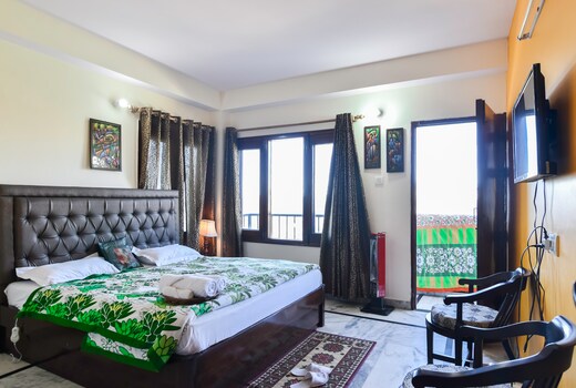 MyHome Staycations| Hill-facing Rooms