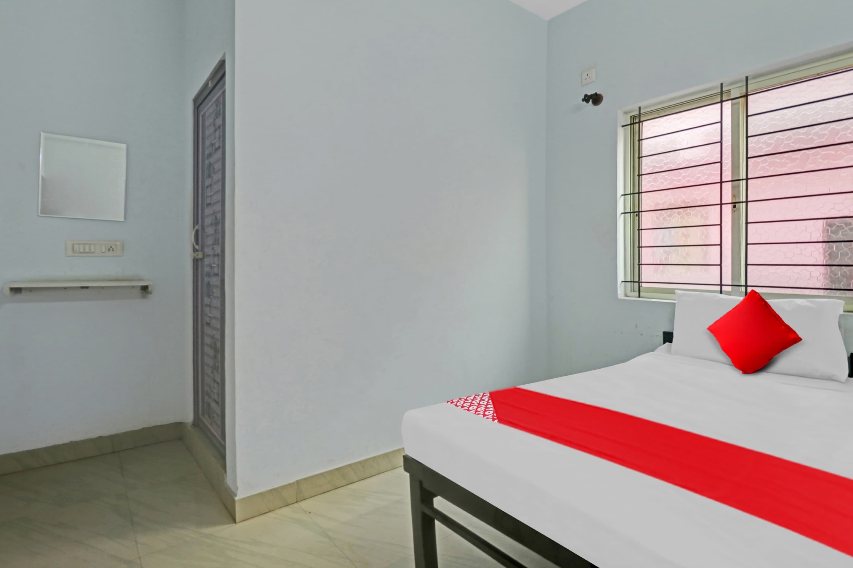 Hotel O M B R Guest House - Tap to explore photos