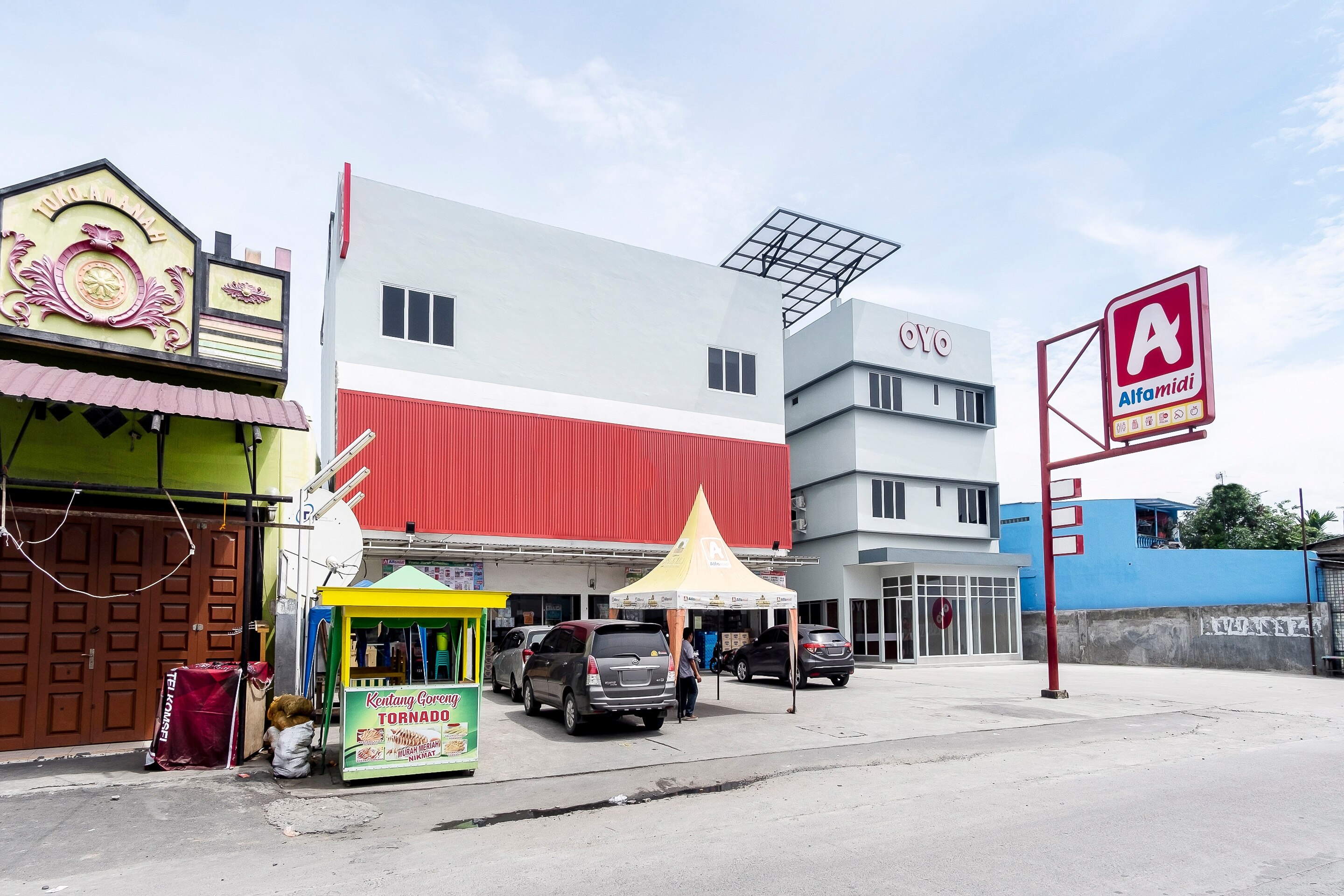Super OYO 360 Mangaan Residence - Tap to explore photos