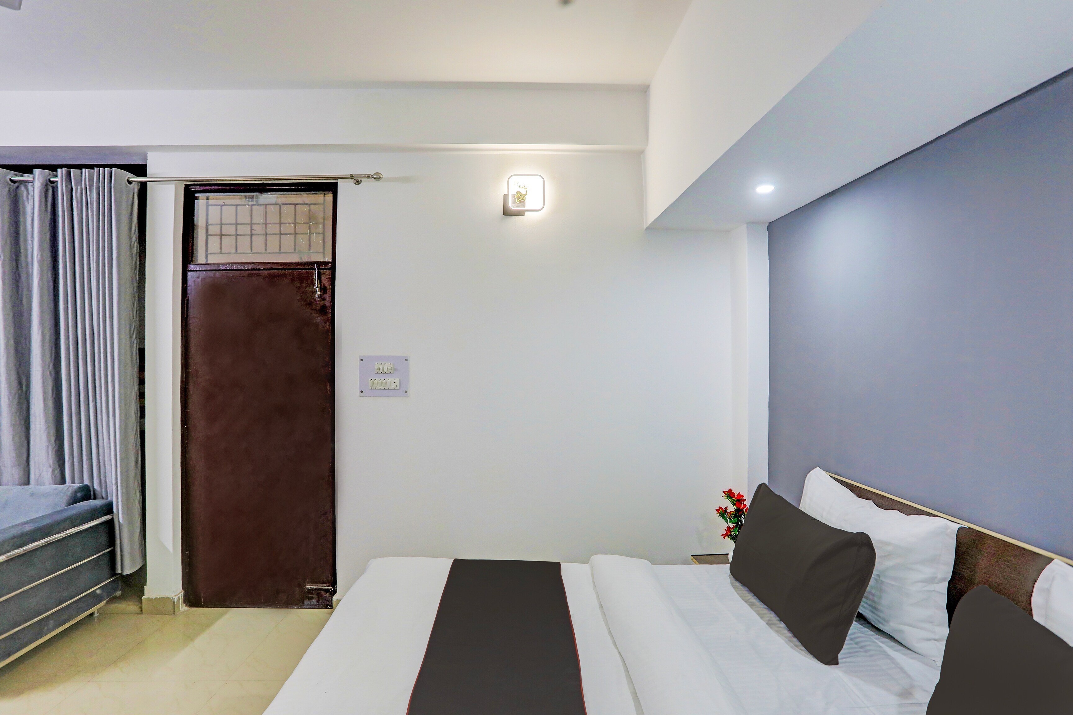 Hotel O Aadi Premium Inn - Tap to explore photos