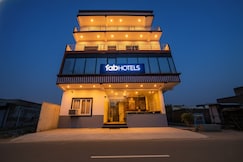 Via Abhinanandan Palace, Ayodhya