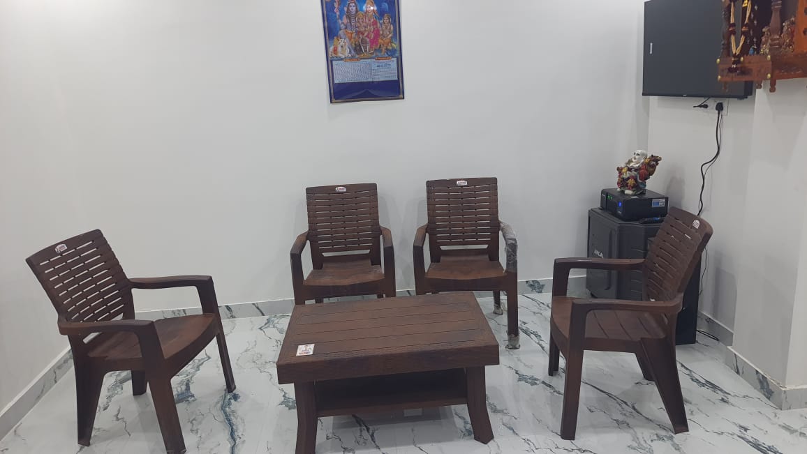 Advik-2BHK Cozy Apartment near Ganges - Tap to explore photos