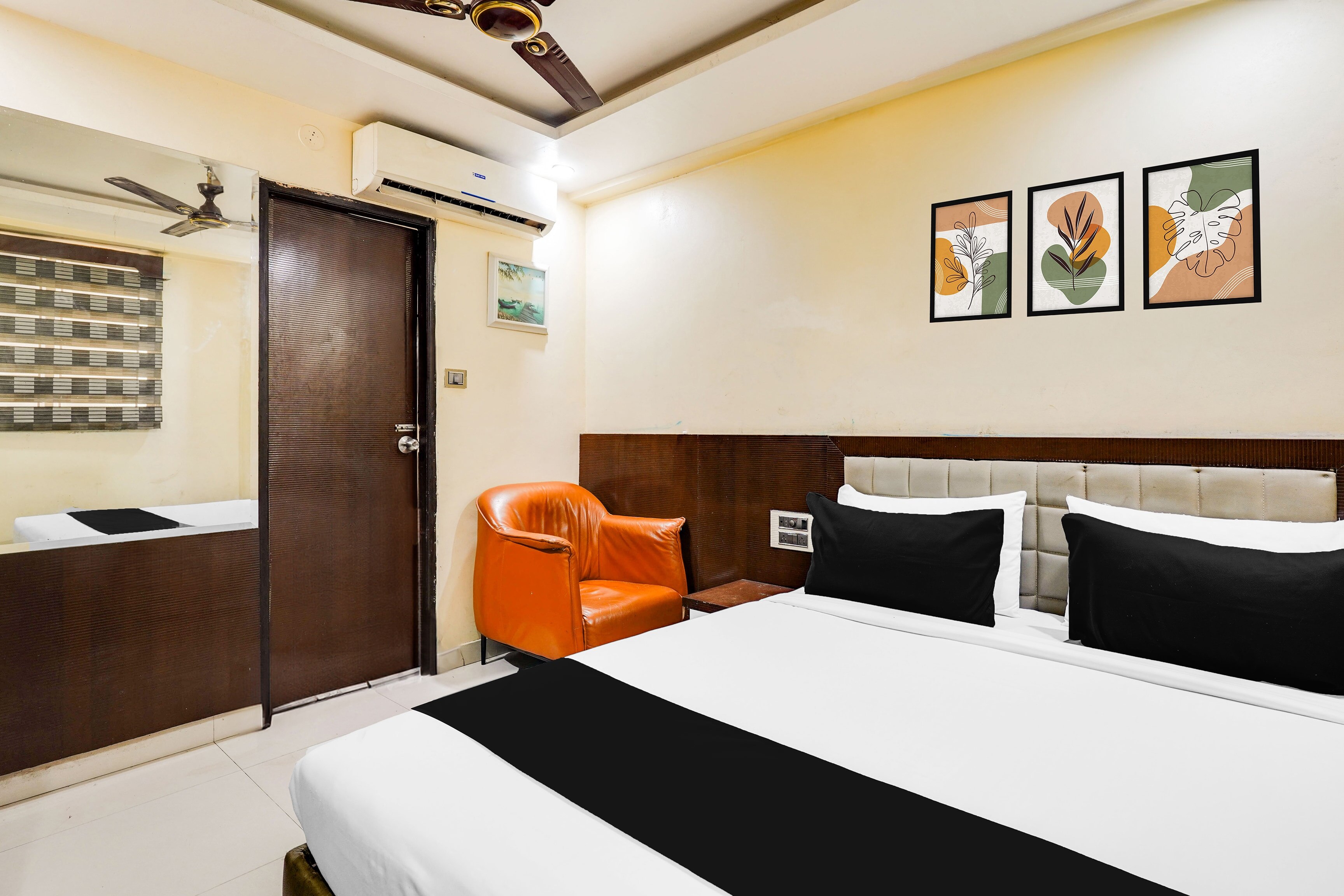 Hotel O Karthika - Tap to explore photos