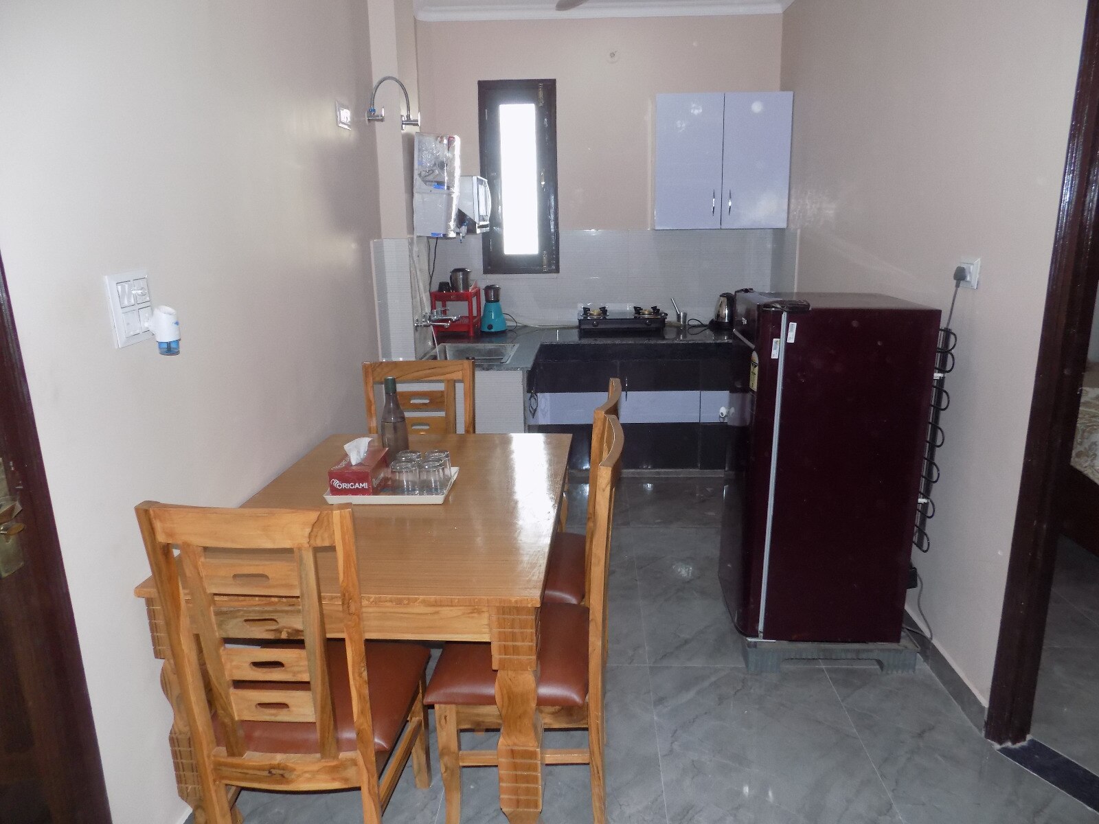 Peaceful stay with Ravinder 2BHK - Tap to explore photos