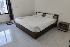 Hotel Kingdom and Banquet, Deoria