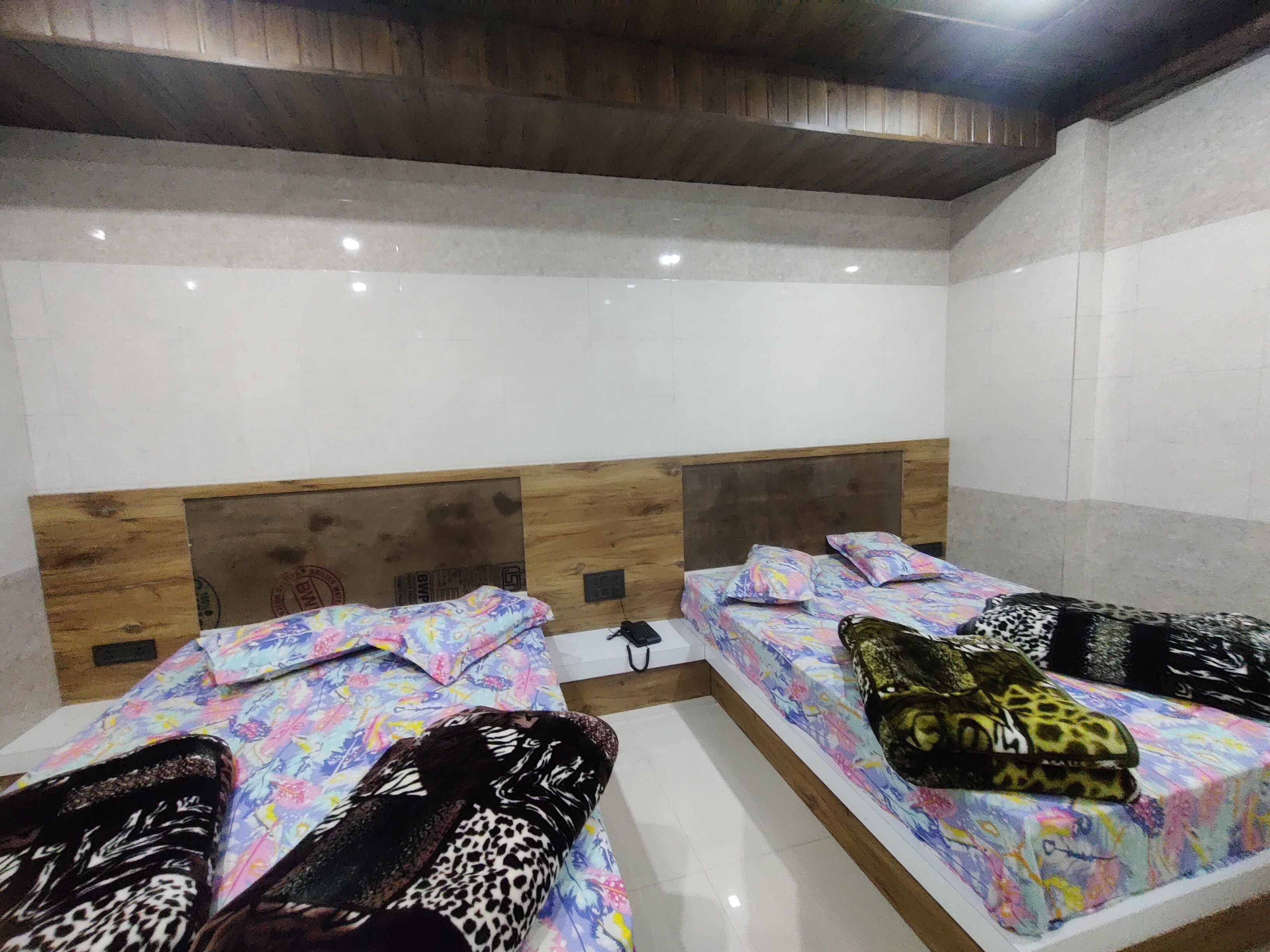 ABHINANDAN RESORT - Tap to explore photos