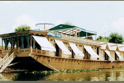 Maharaja Palace Houseboat, Srinagar