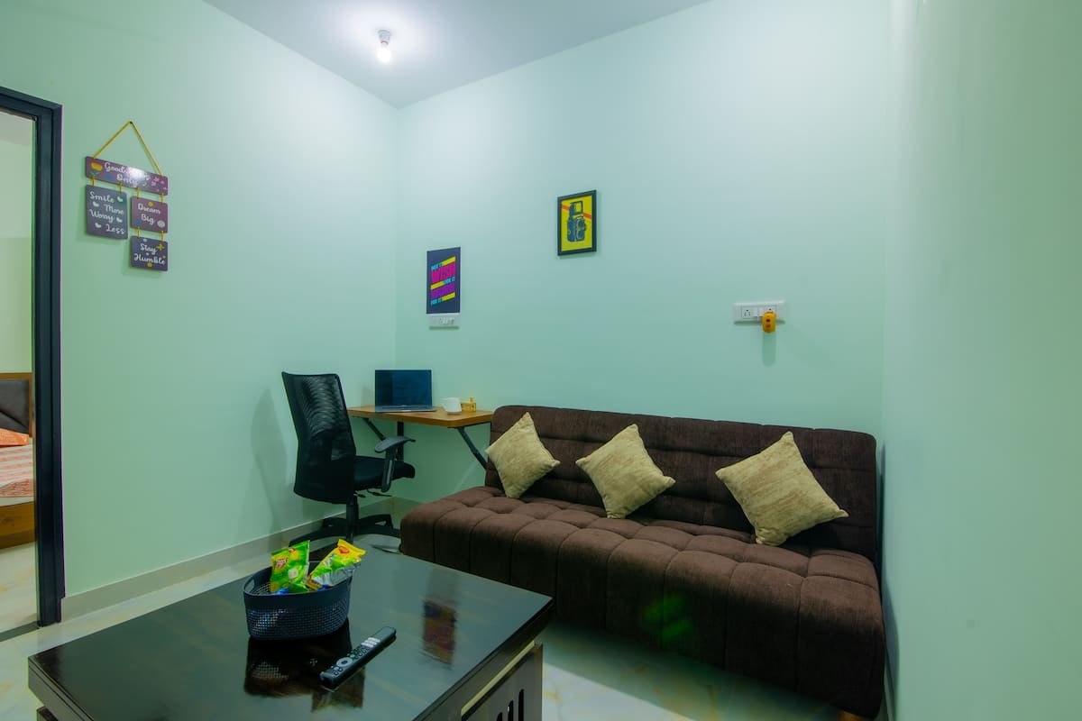 Awesome 1bhk flat on 3rd floor - Tap to explore photos