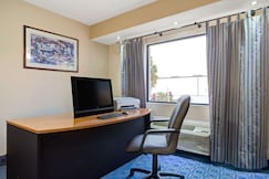 Days Inn & Suites by Wyndham Tampa near Ybor City, Indian River