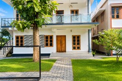 Zenways Private Villa Near to beach quieter bed walk to cliff, Varkala