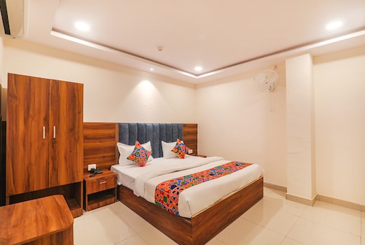 FabHotel Rachna Palace And Banquets - Nr. Lekhraj Metro Station