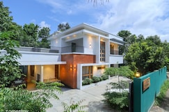 90's 3Bedroom Private Pool Villa by ZOMESTAY, Wayanad