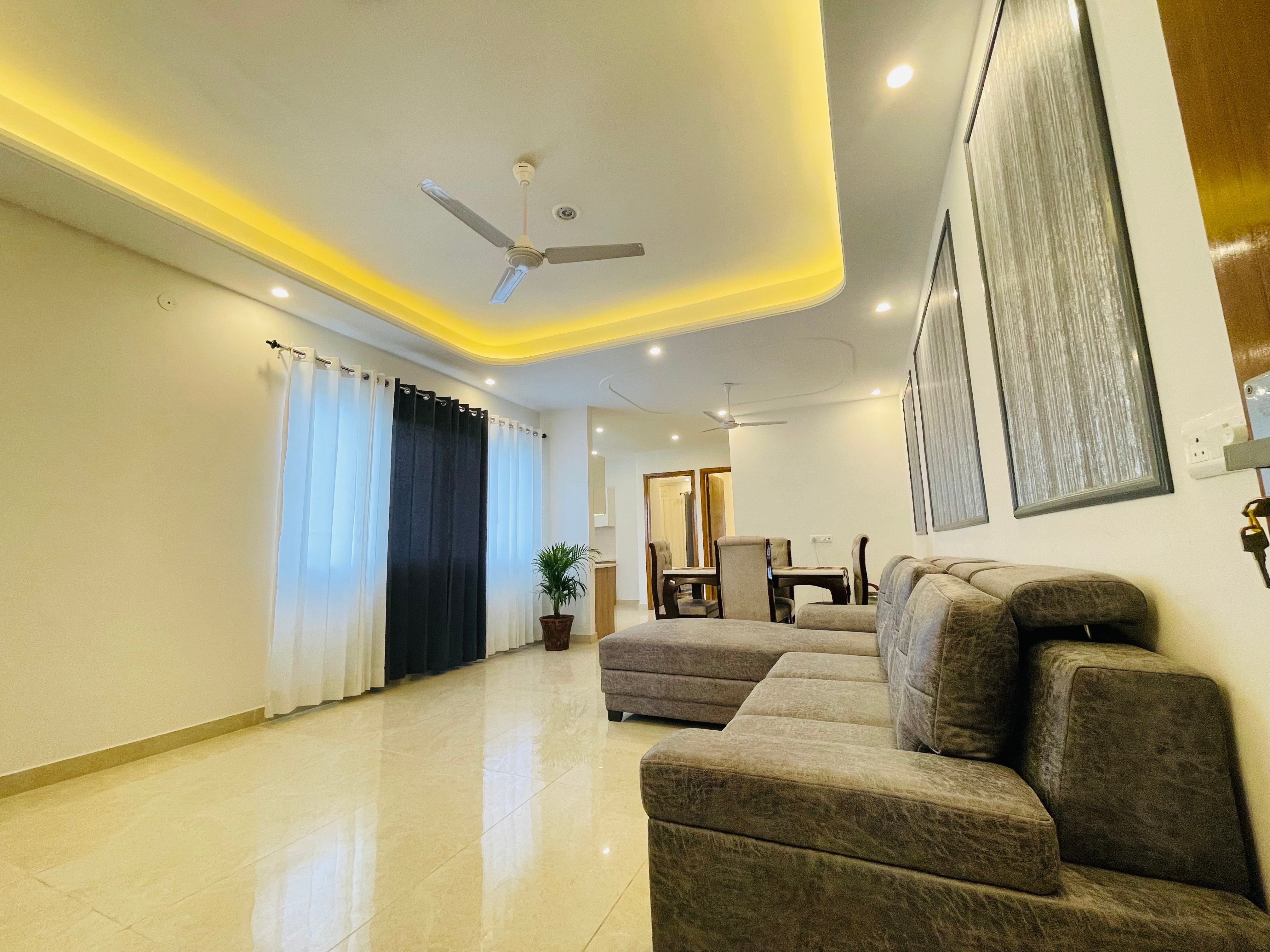 Luxurious 3 BHK Flat on mussoorie Road. - Tap to explore photos