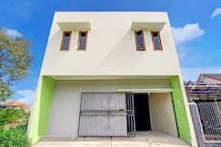 Hotel O Mirza Guesthouse Syariah, Sleman