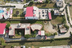 The Manrals Resort, Sult