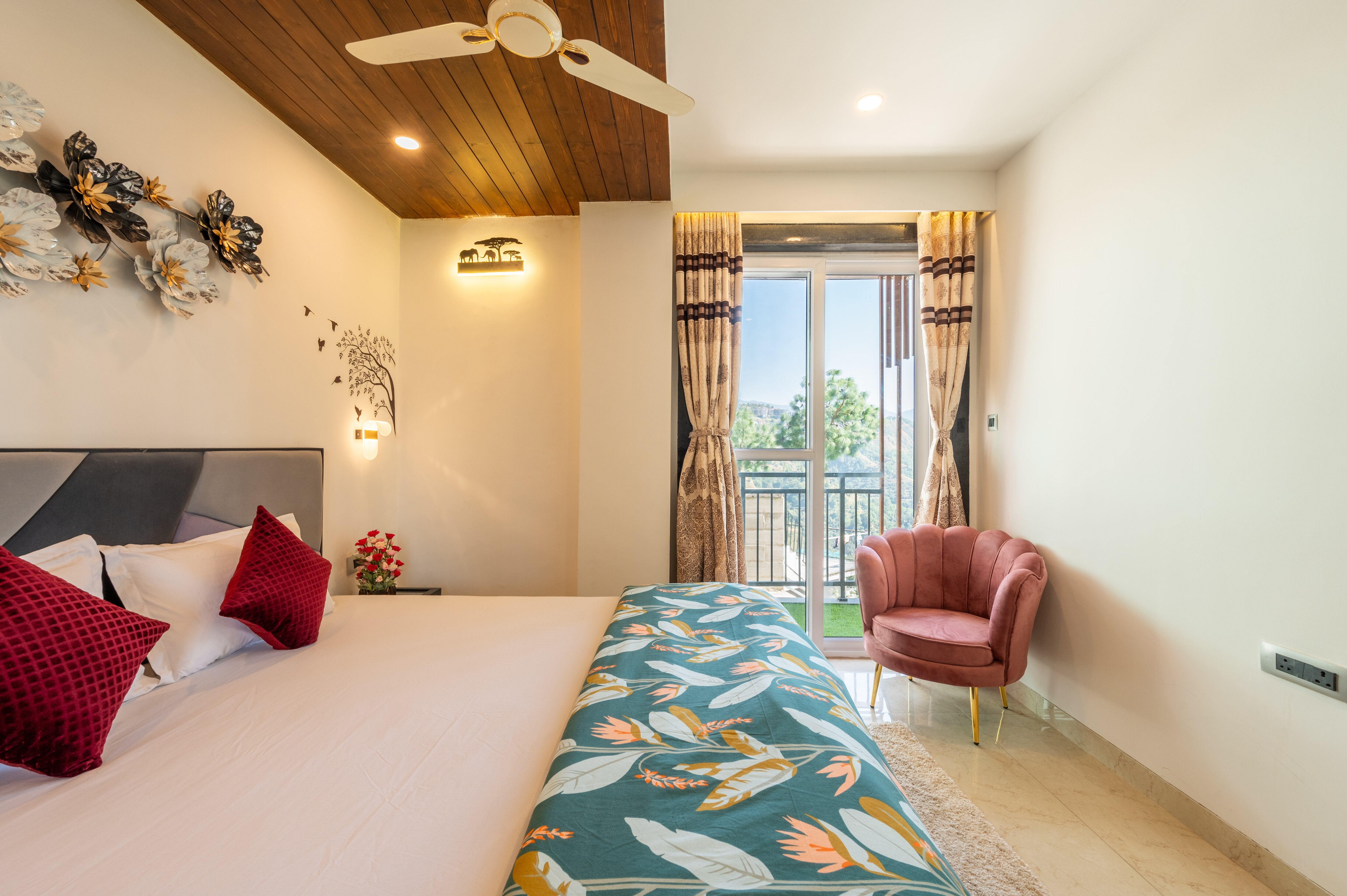 BnBBuddy A Souvenir Home 2BHK at Cliffton - Tap to explore photos