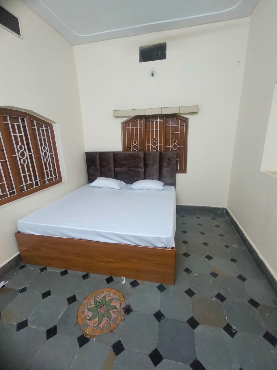 Swastik HomeStay - Tap to explore photos