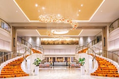 Royal Plaza on Scotts, Singapore