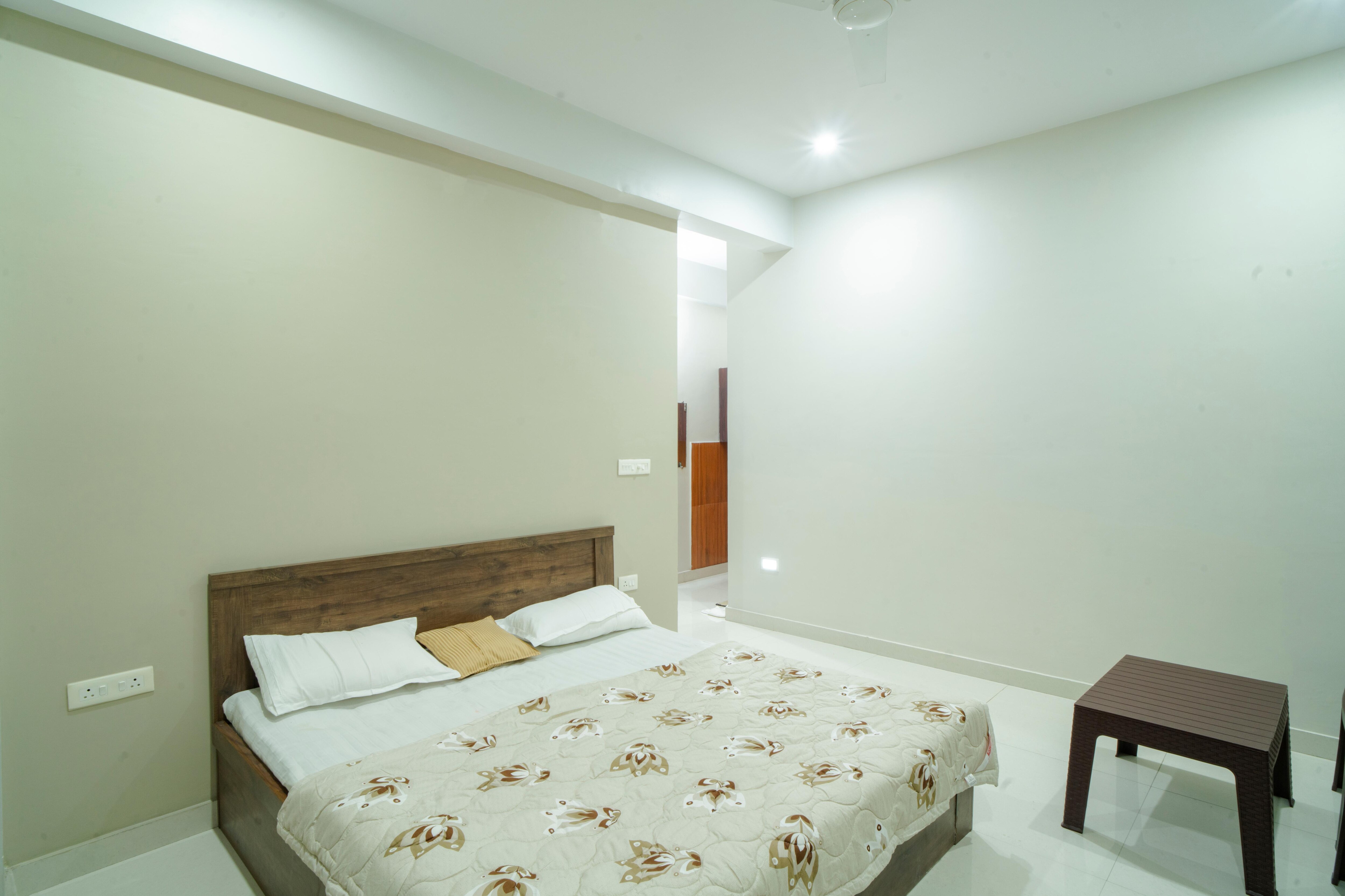 AKSH Shankara (3BHK Fully Furnished flat) Best Location. - Tap to explore photos