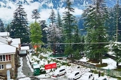 Hotel Riverside Stays Manali, Manali