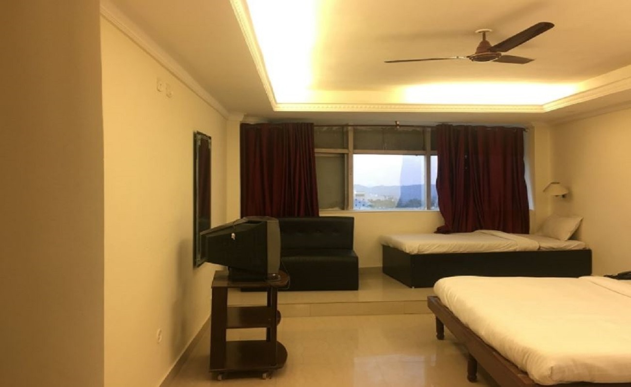 Hotel Meridian | Katra Near Railway Station - Tap to explore photos