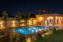 Zenora 4BHK by Meraki Stays II Snooker/ Bathtub/Swimming Pool, Jaipur