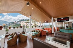 Hotel Yavachi - 300 mts from MG Marg, Mechi