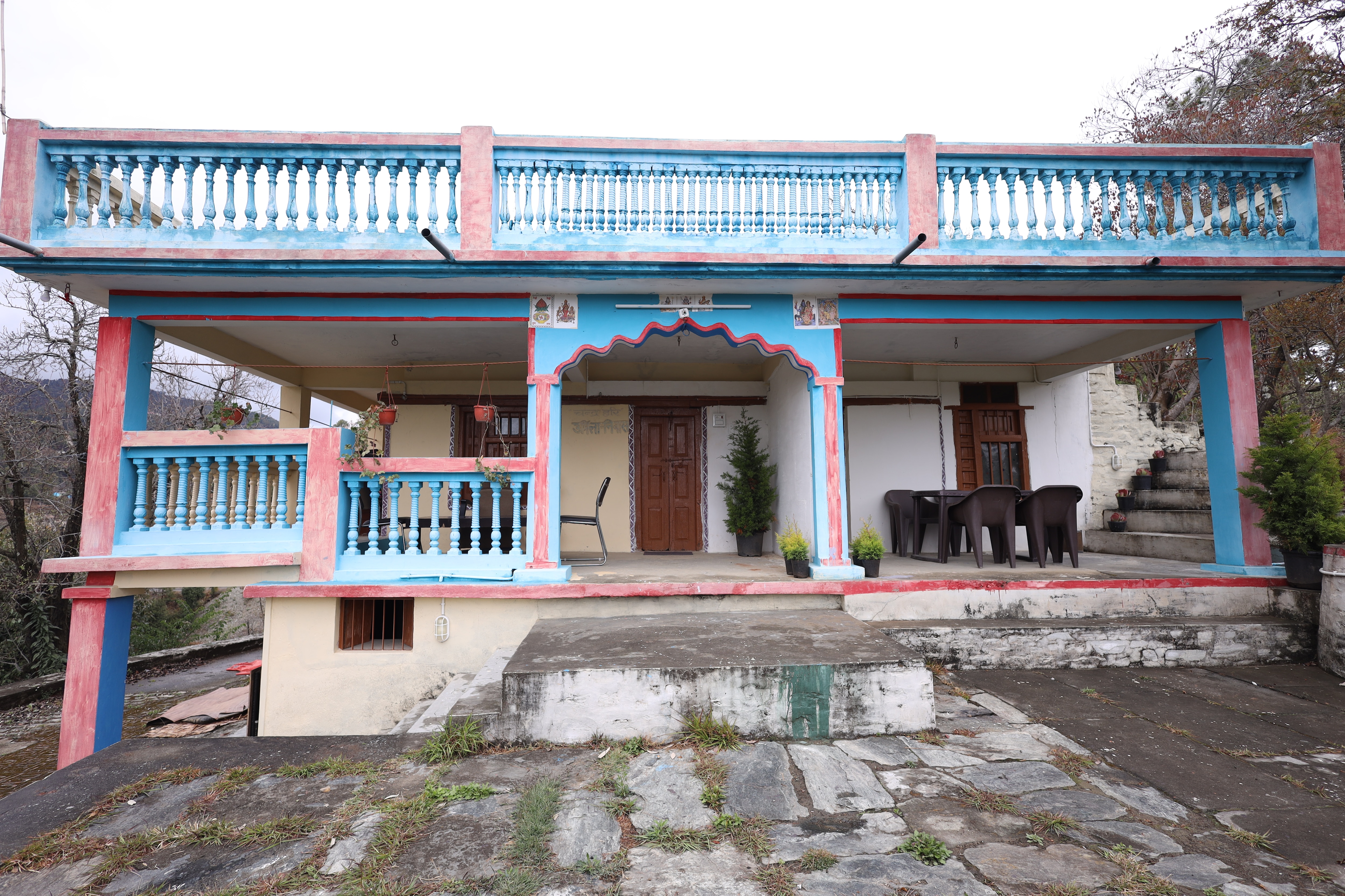 Mukteshwar Grand Retreat - Tap to explore photos