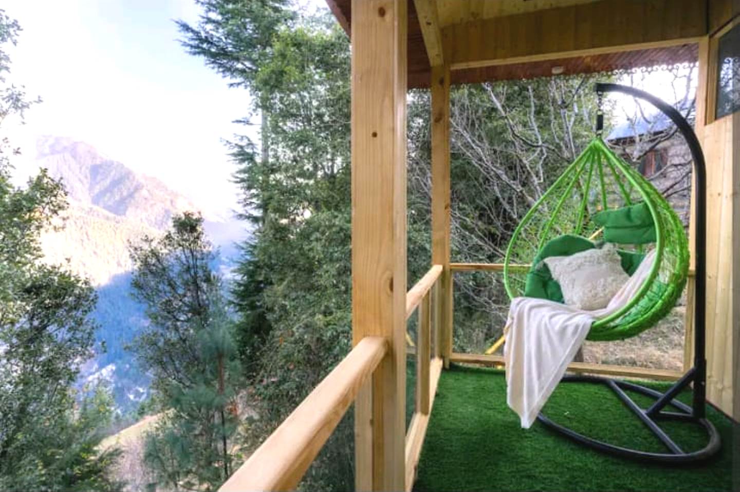 Winterfell TreeHouse & Cottages - Tap to explore photos
