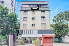 Super Townhouse Oak Gravity Inn, Pune