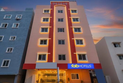 FabHotel Blue Spring